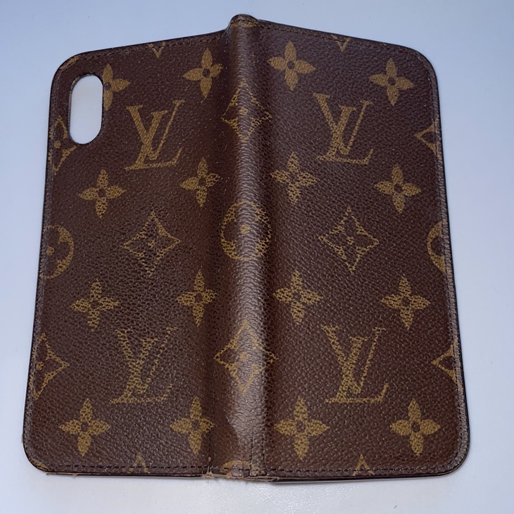 LV iPhone 10 Cover and Card Holder EUC 6”x3” - Picture 5 of 7